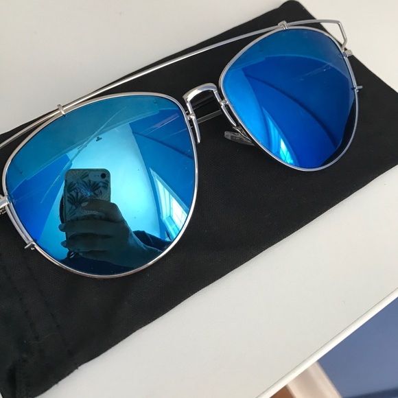 Blue mirrored sunglasses - Picture 4 of 5