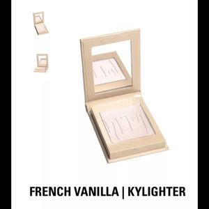 Kylie Cosmetics Kylighter French Vanilla