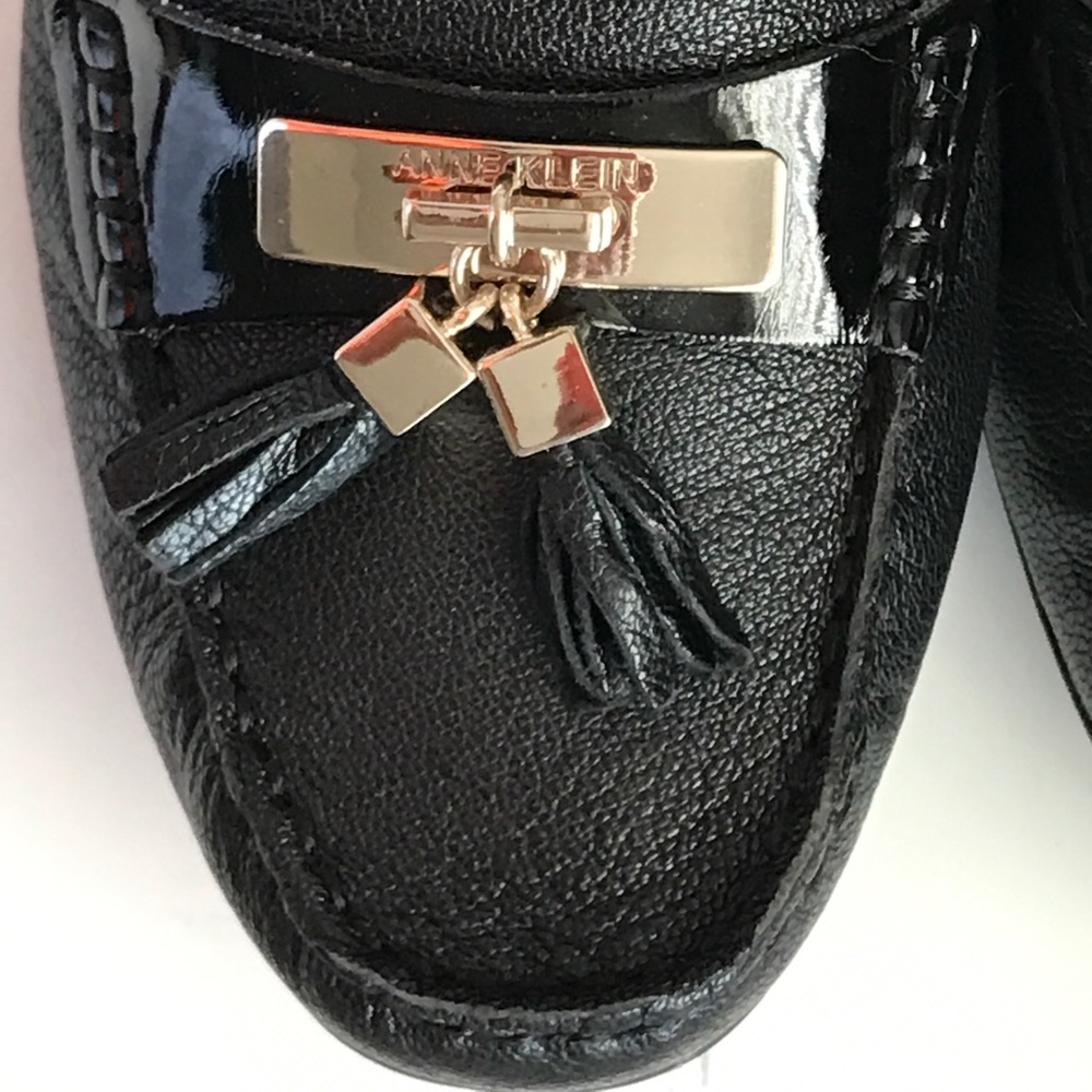 Anne Klein Black moccasins size 10