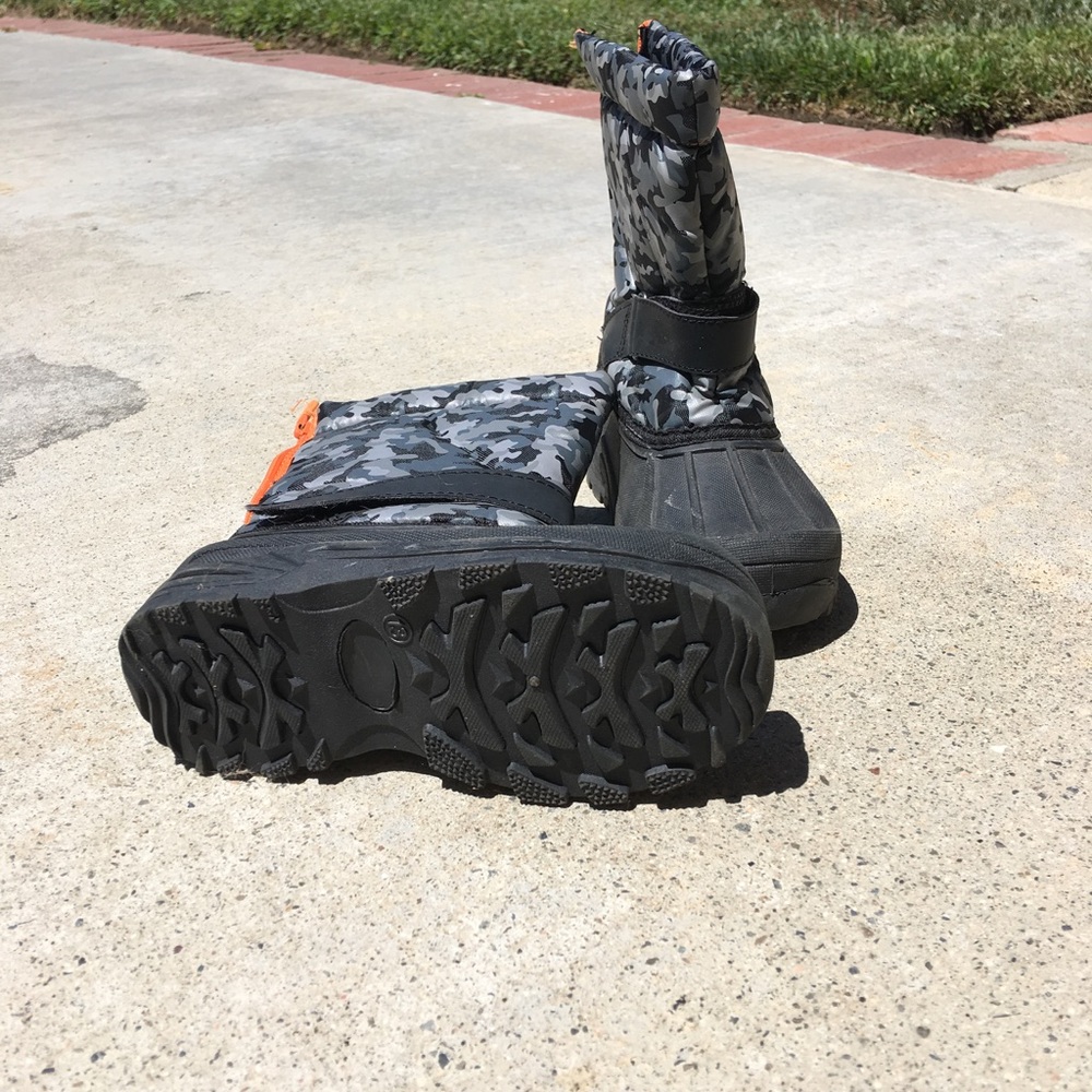 Boys snow boots