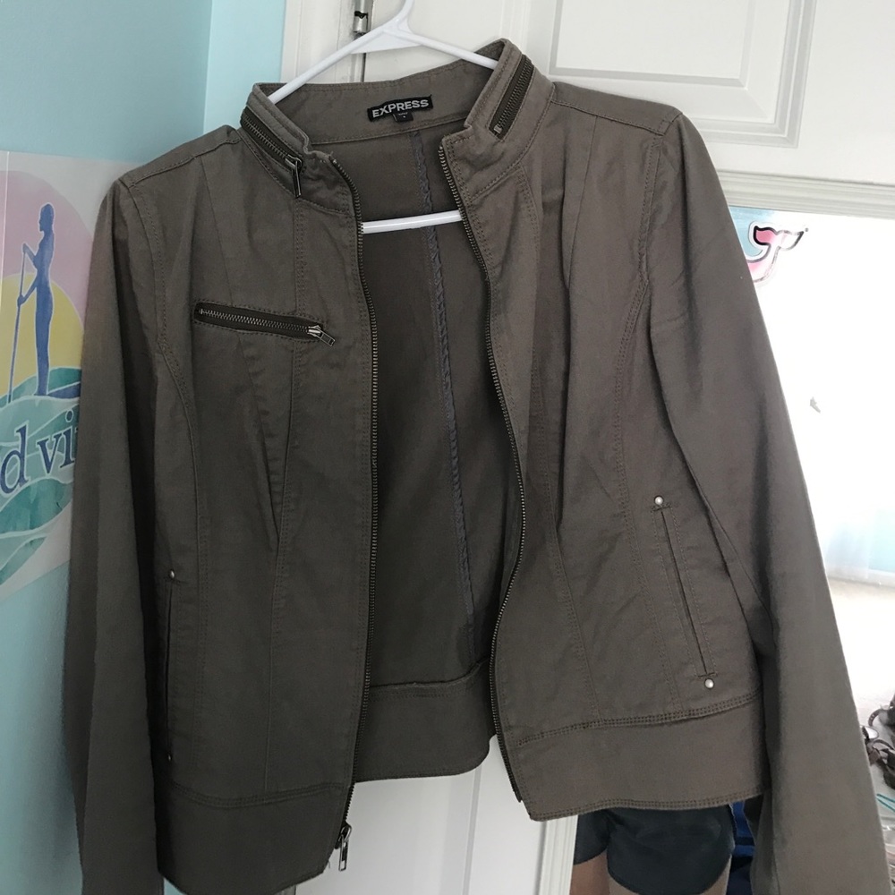 Army green / khaki jacket