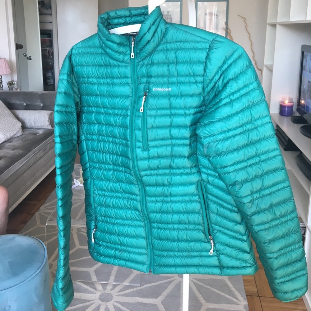 Patagonia lightweight puffer jacket