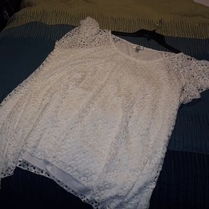 Ivory lace-like sharkbite blouse - 3X