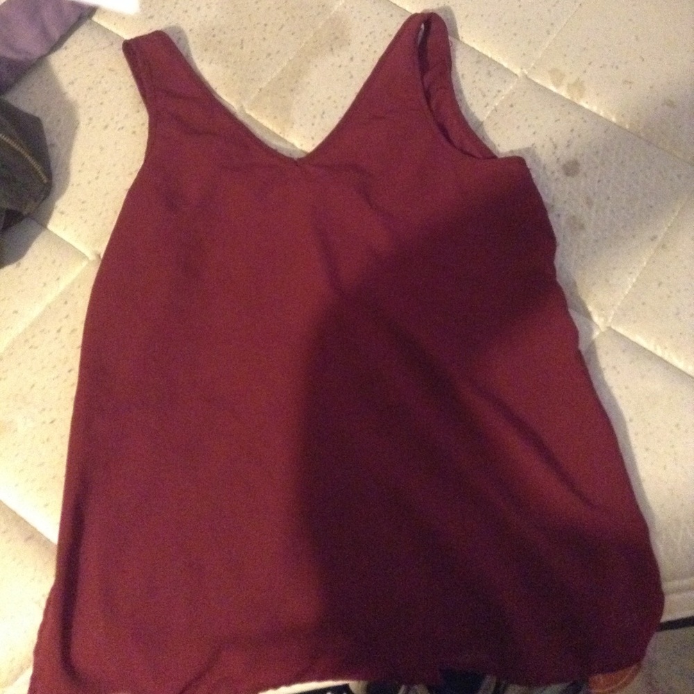Maroon v neck flowy gorgeous shirt