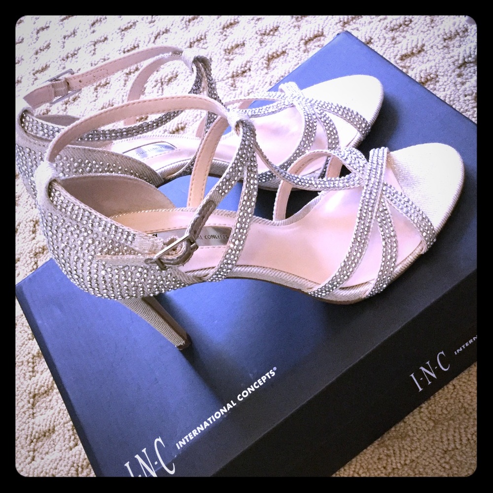 Pearl Gold Studded Heels