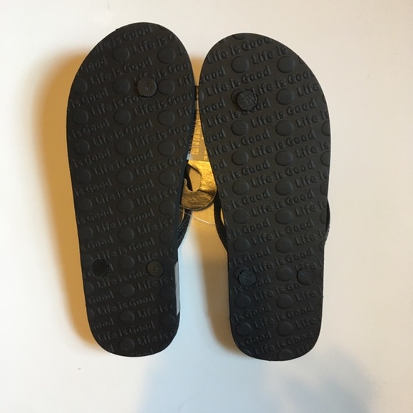 BNWT Life Is Good Black Flip Flops. Medium 7-8. - Picture 2 of 2