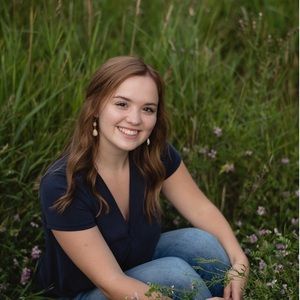 Meet your Posher, Alyssa