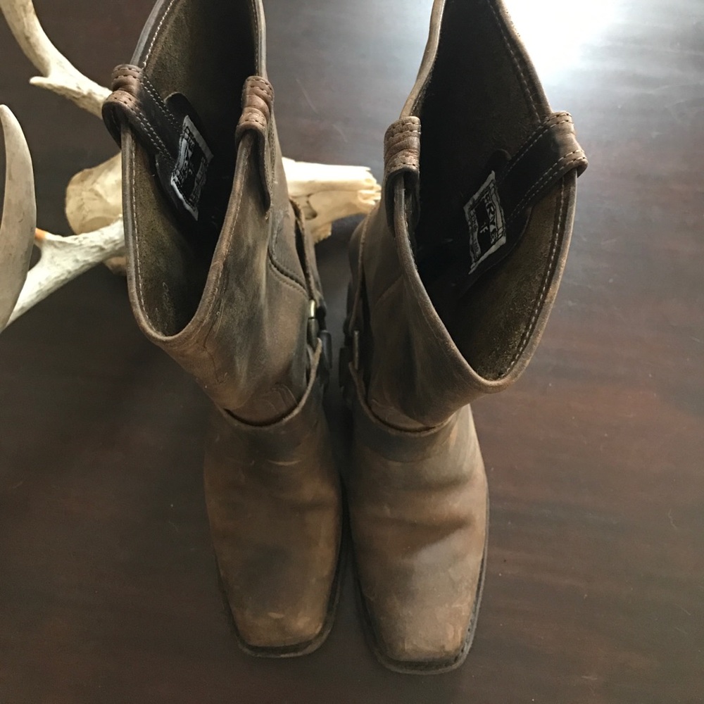 BROWN LEATHER FRYE BOOTS