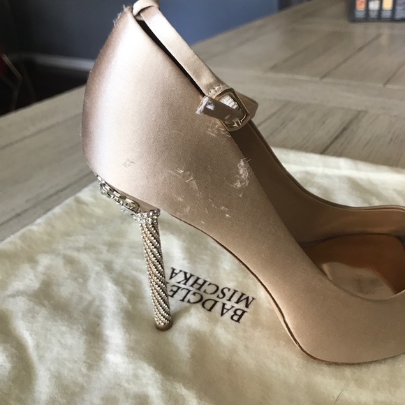 Badgley Mischka satin light pink heels - Picture 4 of 4