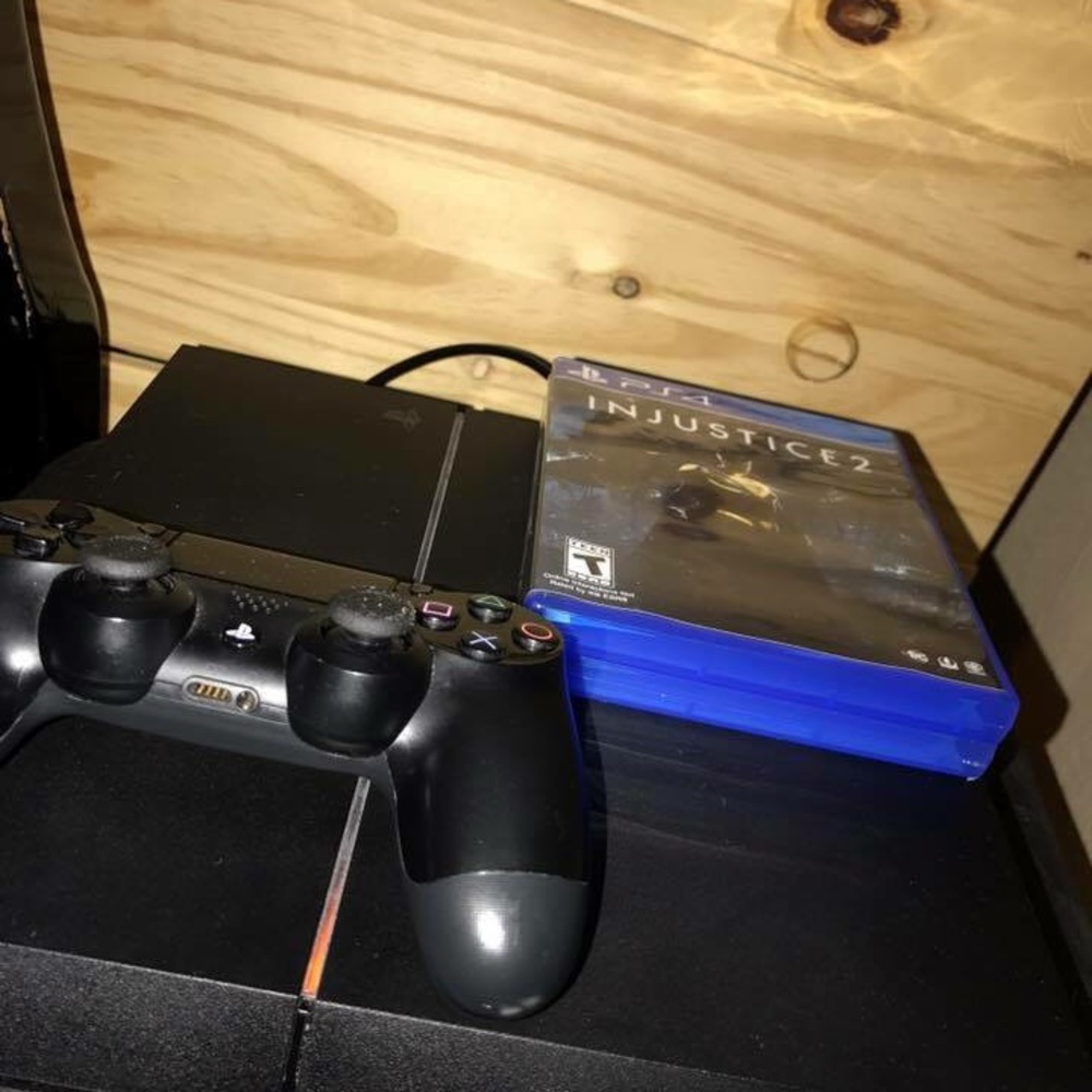 PS4 - Picture 6 of 6