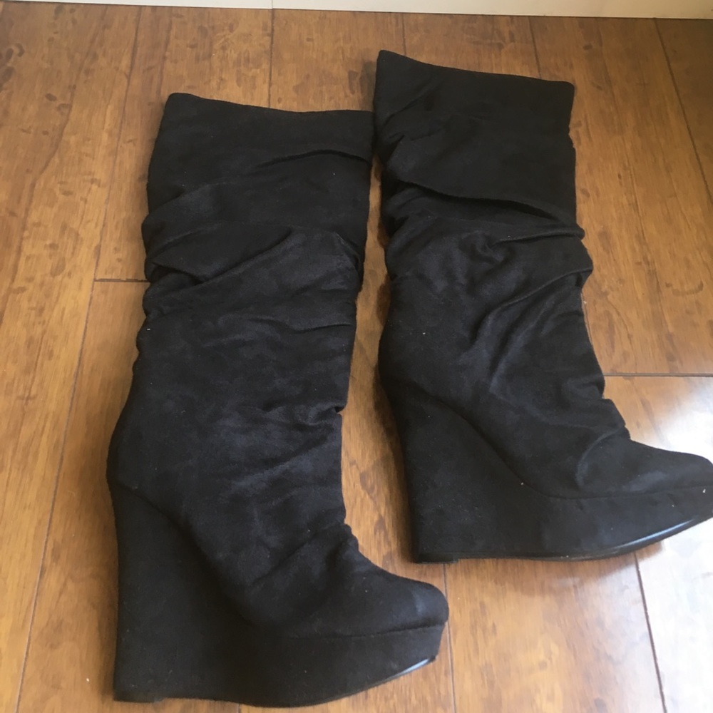 Black suede Michael Antonio slouched heeled boots