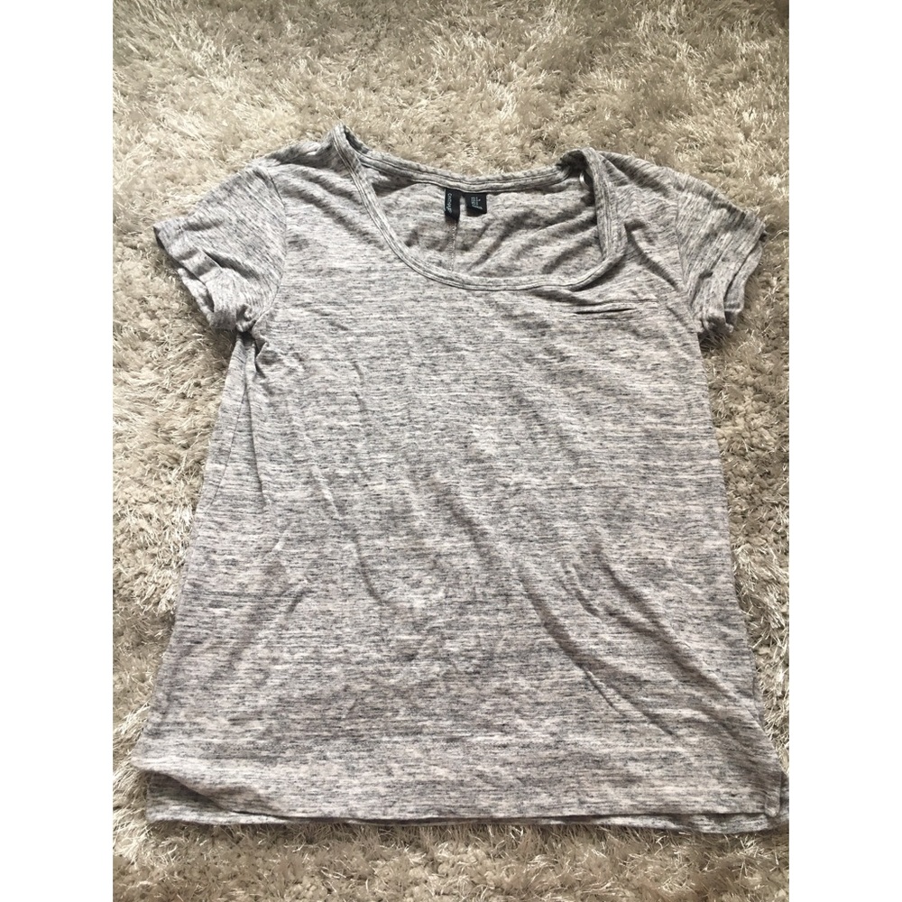 Gray t shirt