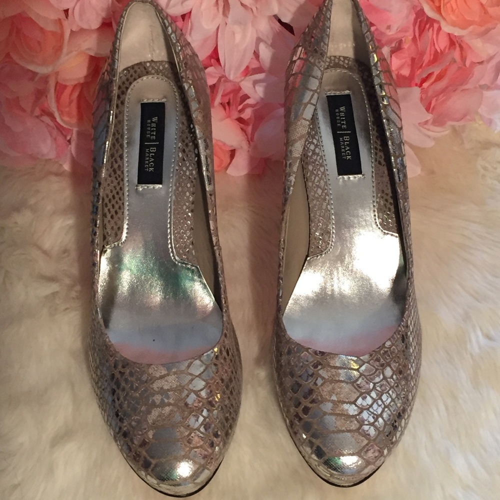 White House Black Market Snowflake Pumps 9 Heels - Picture 2 of 6