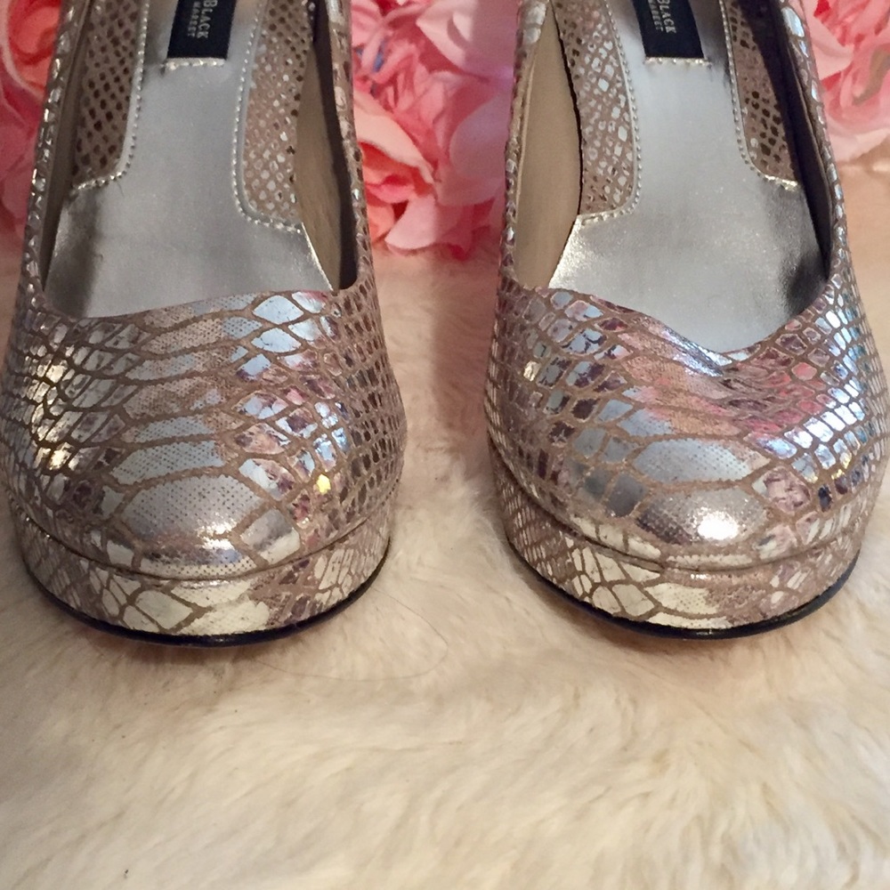 White House Black Market Snowflake Pumps 9 Heels - Picture 3 of 6