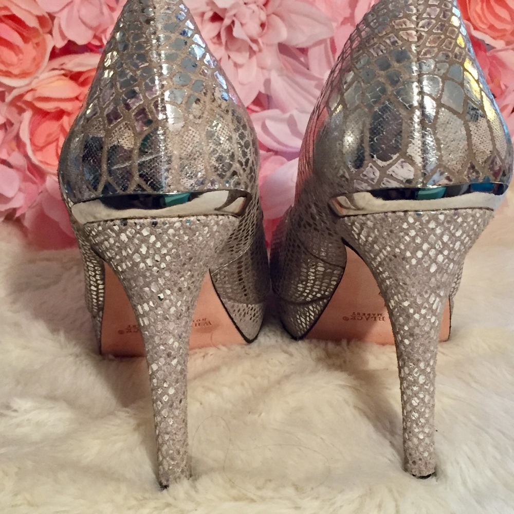 White House Black Market Snowflake Pumps 9 Heels - Picture 4 of 6