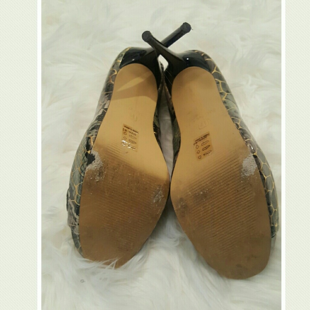 Shoes - Picture 4 of 4