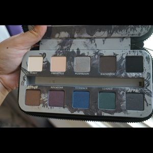 URBAN DECAY SMOKED PALETTE
