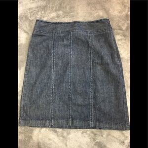 🌹Like new Ann Taylor Denim Skirt Size 2🌹