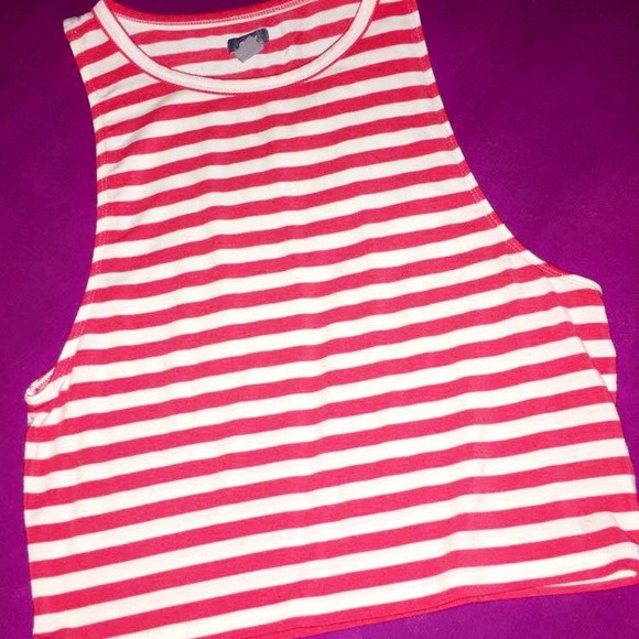 🆕✨sleeveless crop SUPER SOFT - Picture 1 of 2