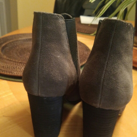 Crown Vintage Booties - Picture 2 of 5