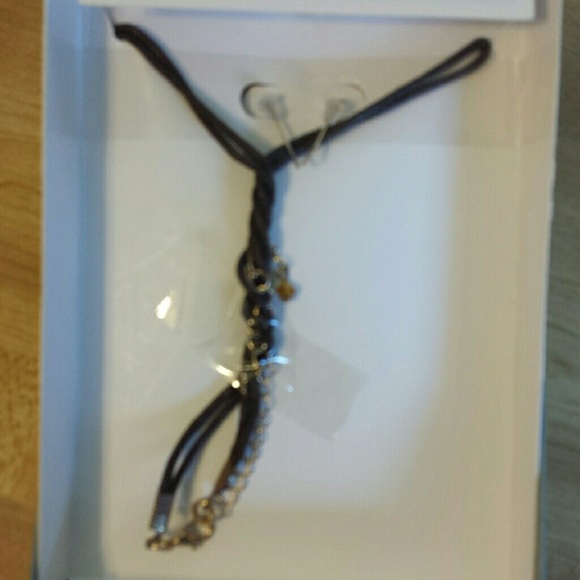 Necklace & Earrings Set - Picture 4 of 5