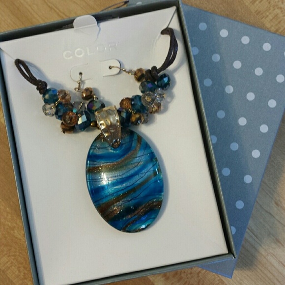 Necklace & Earrings Set - Picture 5 of 5