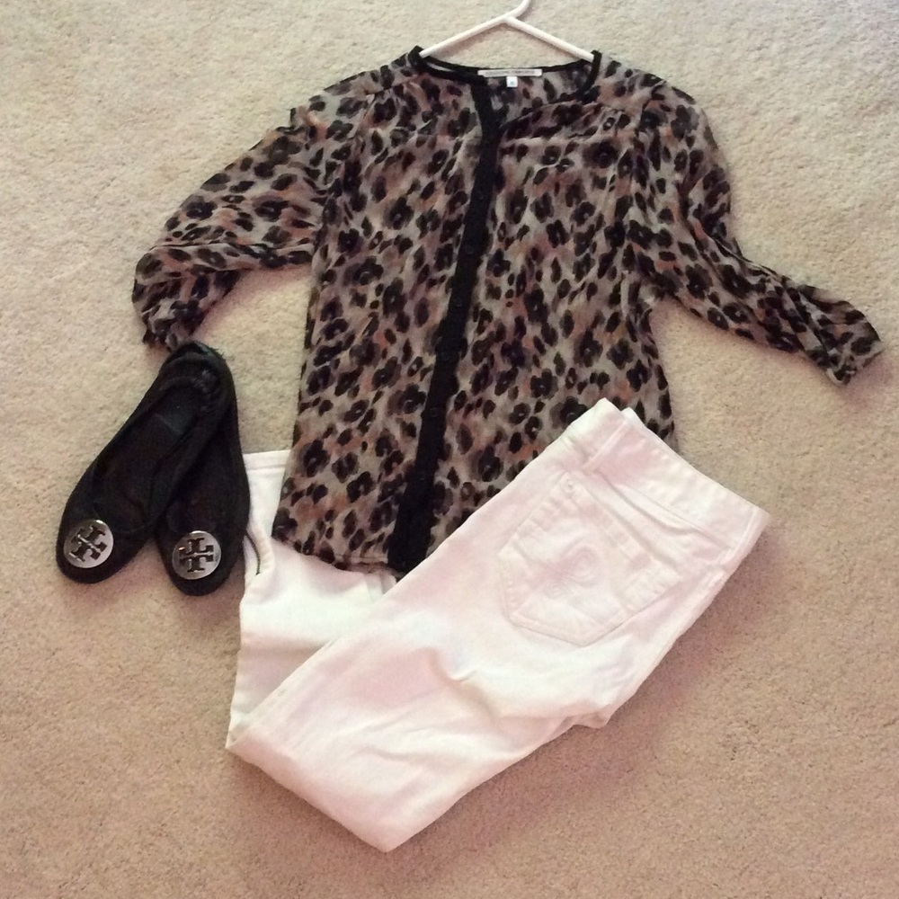 COLLECTIVE CONCEPTS leopard print blouse