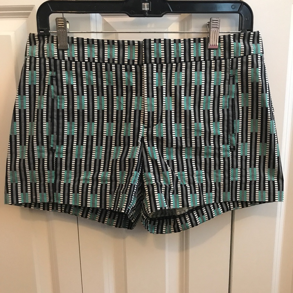 GAP Mid-Rise Pattern Shorts