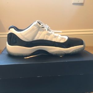 AIR JORDAN 11 RETRO LOW WHITE-BLACK CONCORDS