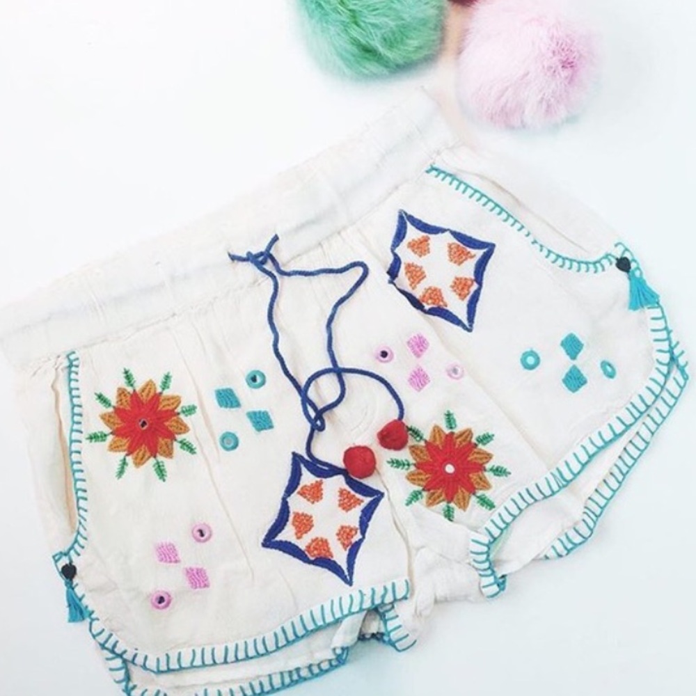 Z & L Pom Pom Tassel Embroidered shorts