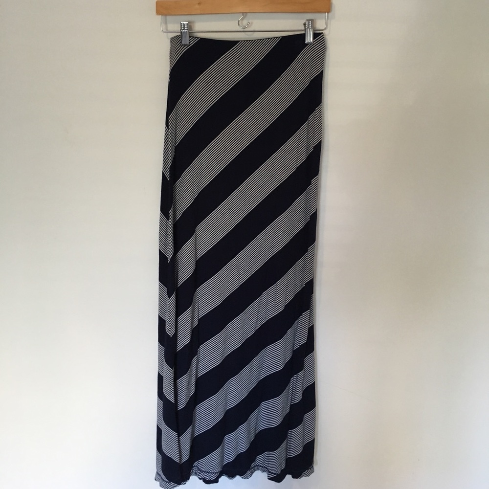 🌟BOGO SALE!🌟 Blue & white maxi skirt - LIKE NEW