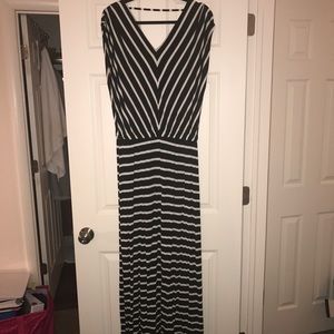 Mossimo - Black and white stripped - Maxi dress