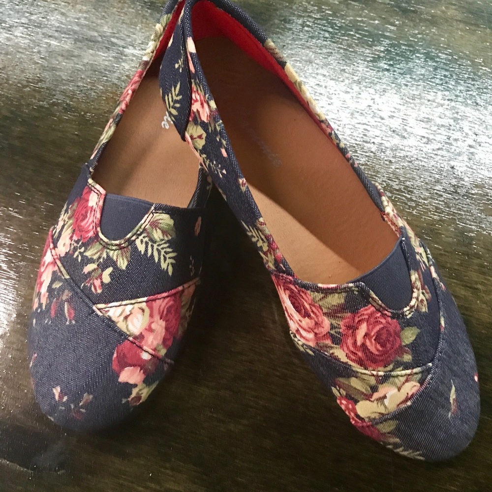 Floral denim slides