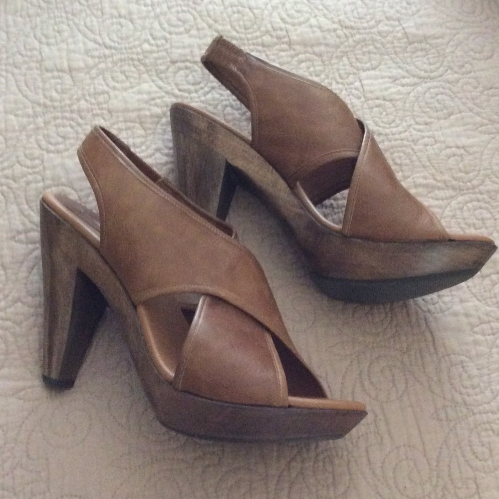Heels - Picture 2 of 5