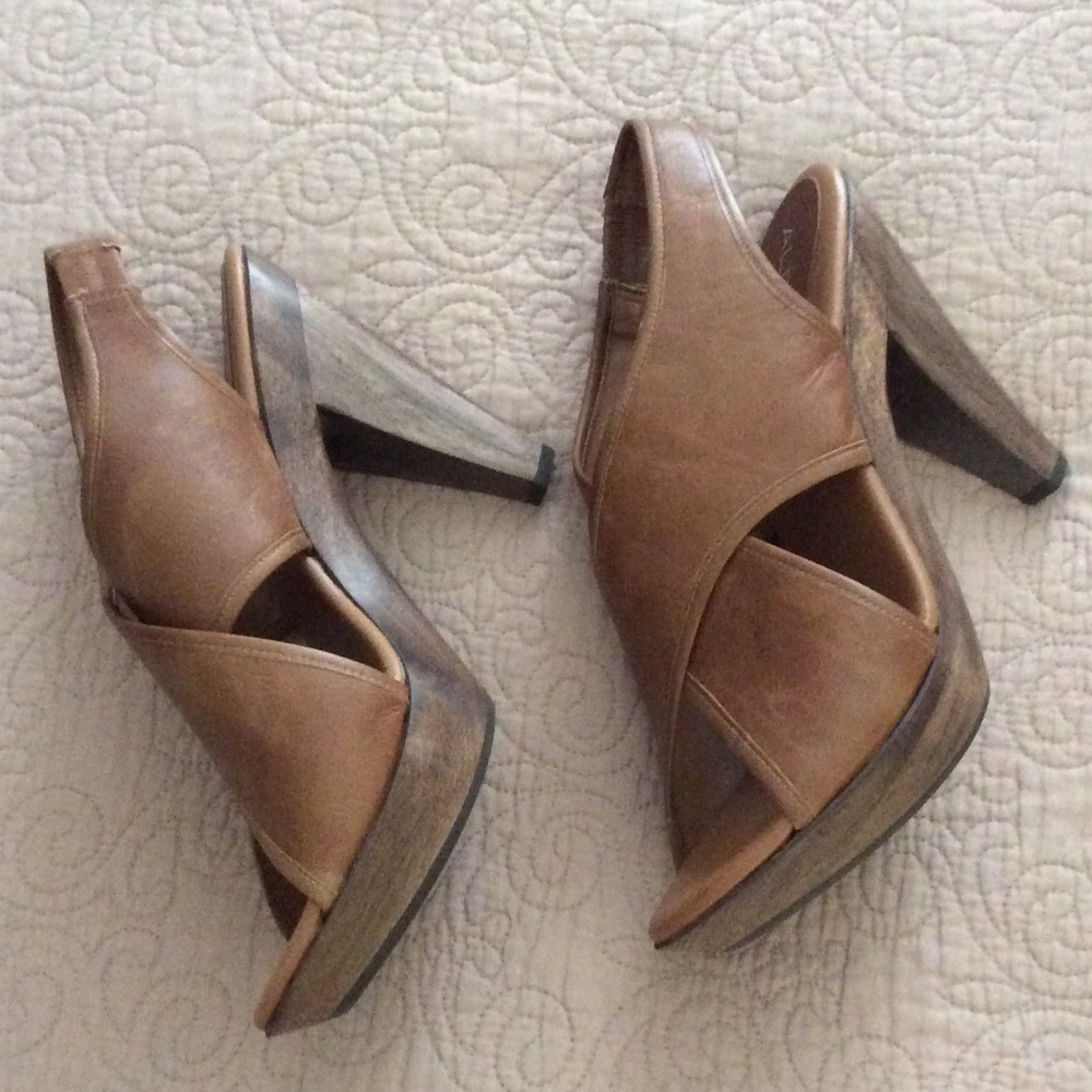 Heels - Picture 3 of 5
