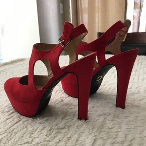 Host pick🍾G by Guess Red Suede Stiletto