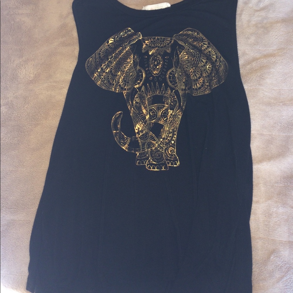 black t shirt