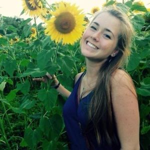 Meet your Posher, Maura