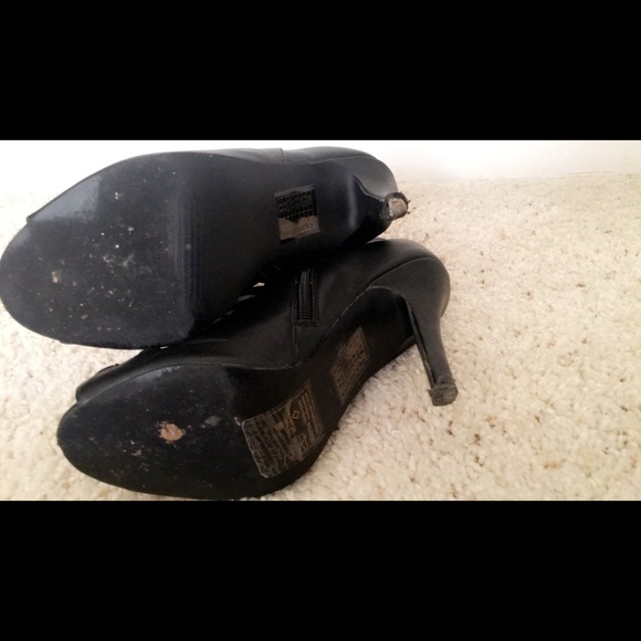 Heels - Picture 3 of 3