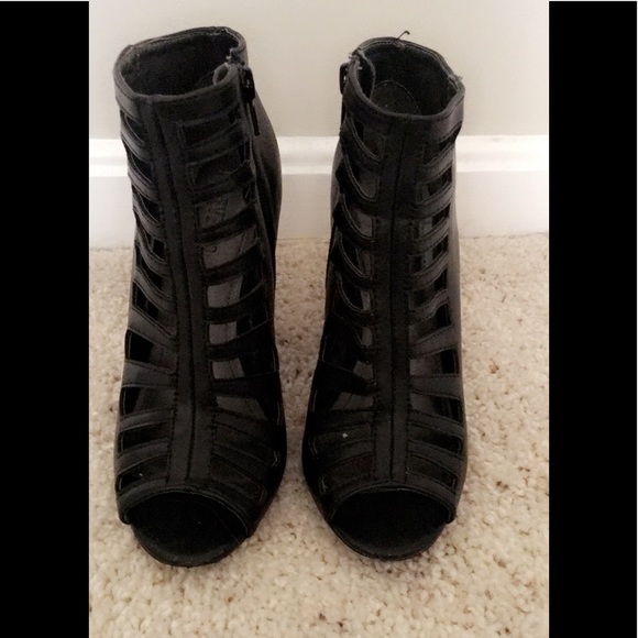 Heels - Picture 2 of 3