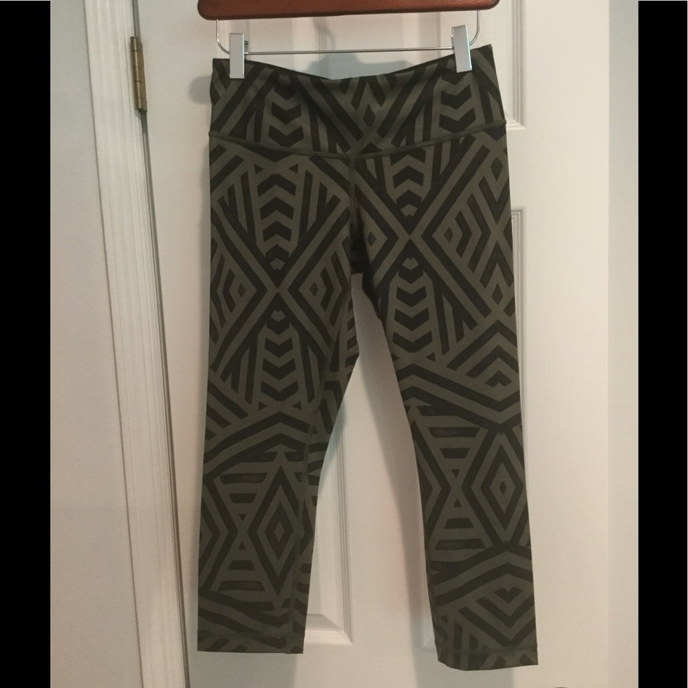 Lululemon tribal print black/olive wunder under