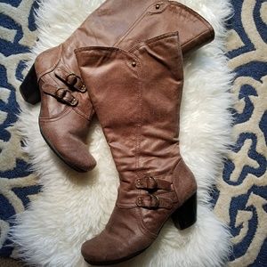 Size 9.5 Baretraps mid-calf "Hansel" boots