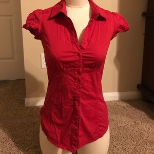 Light red button top
