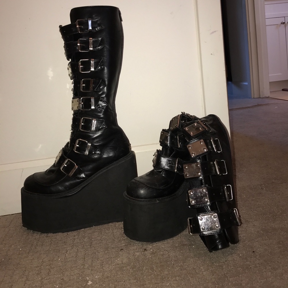 Goth boot platforms