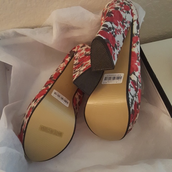 🌸❤️Host Pick❤️🌸 ROMANTIC Floral Plataforms NIB - Picture 4 of 5