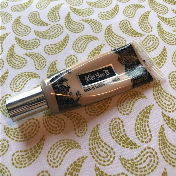 Kat Von D/trèStique Concealers - Picture 2 of 8