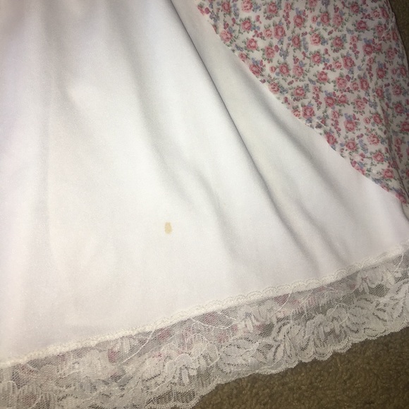 Pink and Cream Floral Skirt with Lace Detailing - Picture 2 of 2