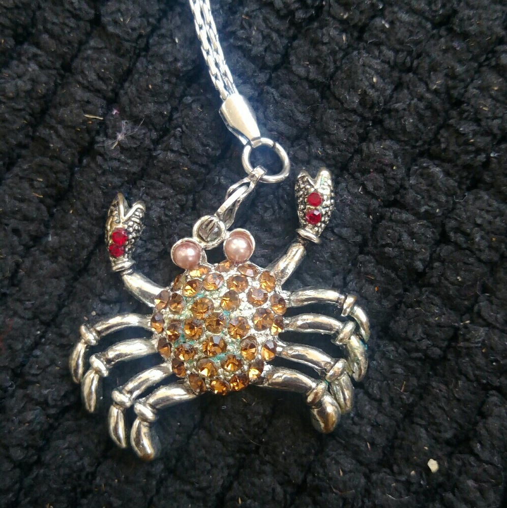Crab pendant with chain