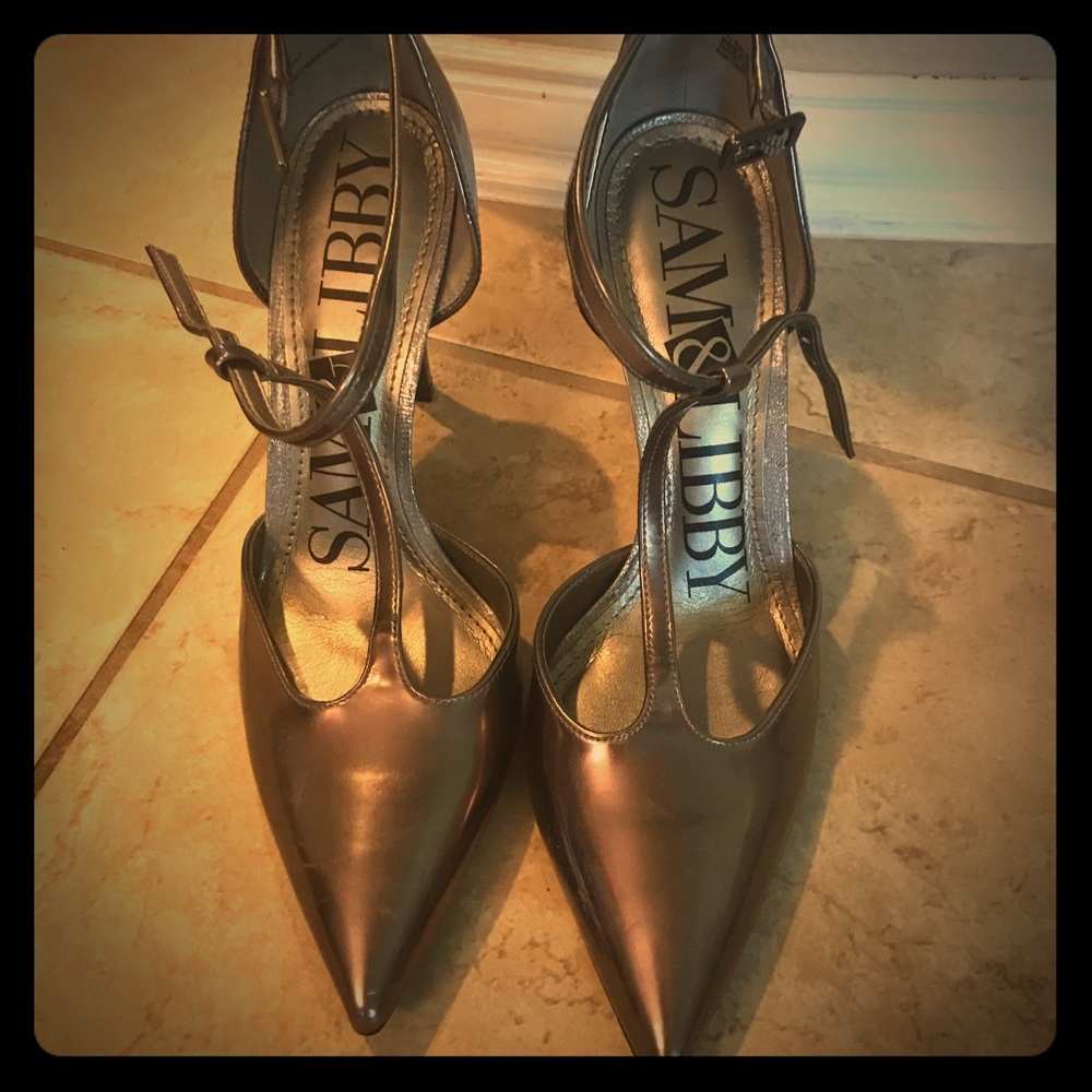 Brand new never worn Sam & Libby heels. Size 8