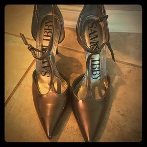 Brand new never worn Sam & Libby heels. Size 8